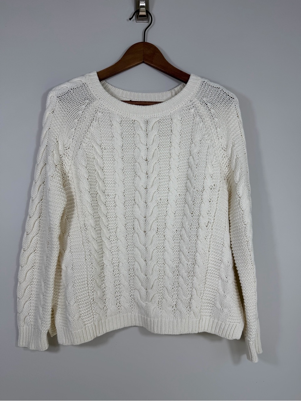 Express Women’s Small Ivory Cable Knit Crewneck Sweater Cozy Fisherman